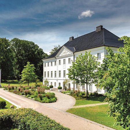 Schlossgut Грос Шванзе Екстер'єр фото The former manor house of the estate