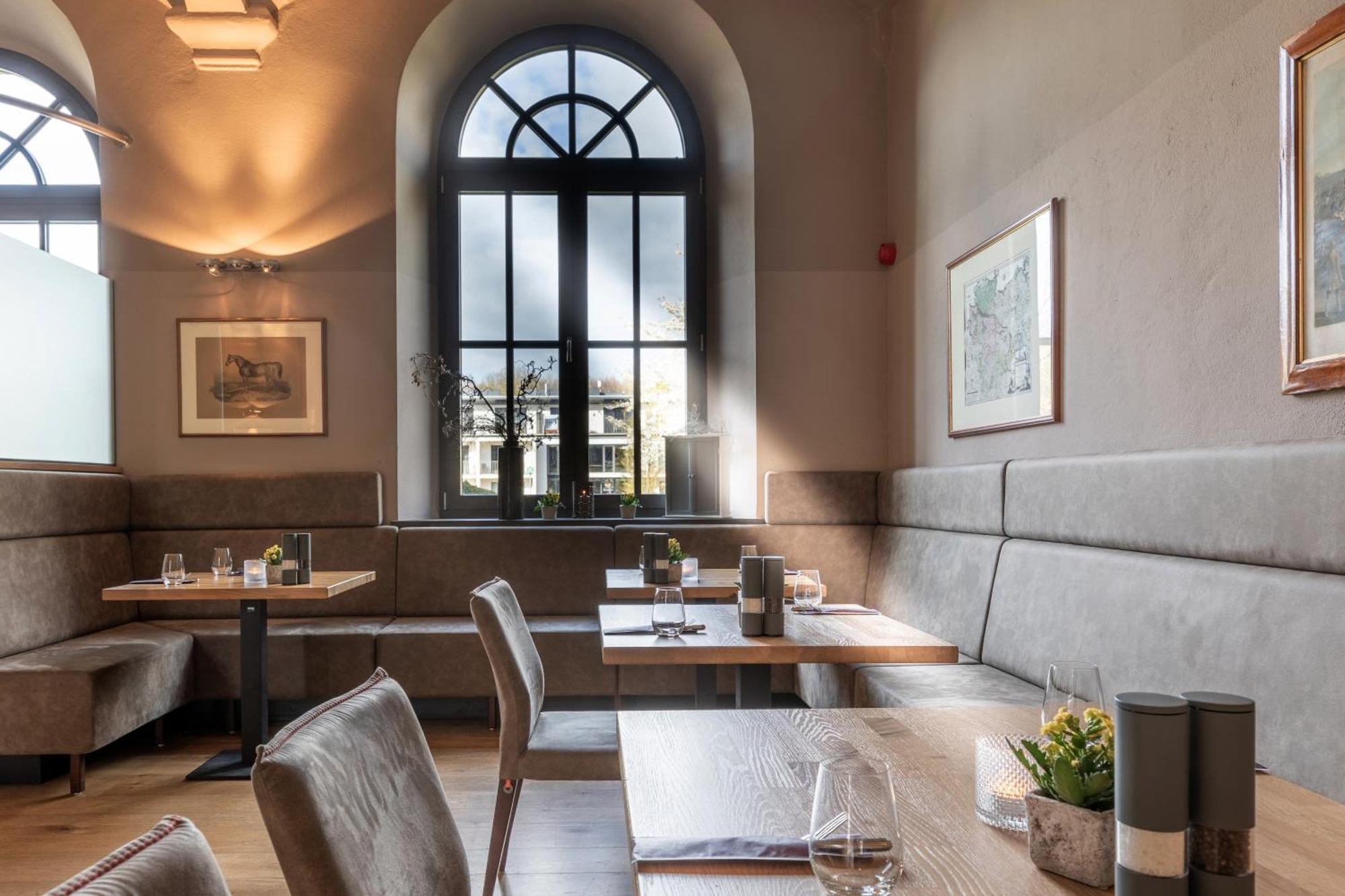 Schlossgut Грос Шванзе Екстер'єр фото Restaurant AOC