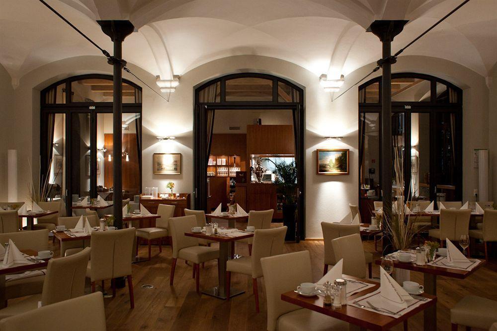 Schlossgut Грос Шванзе Екстер'єр фото Restaurant Tantris