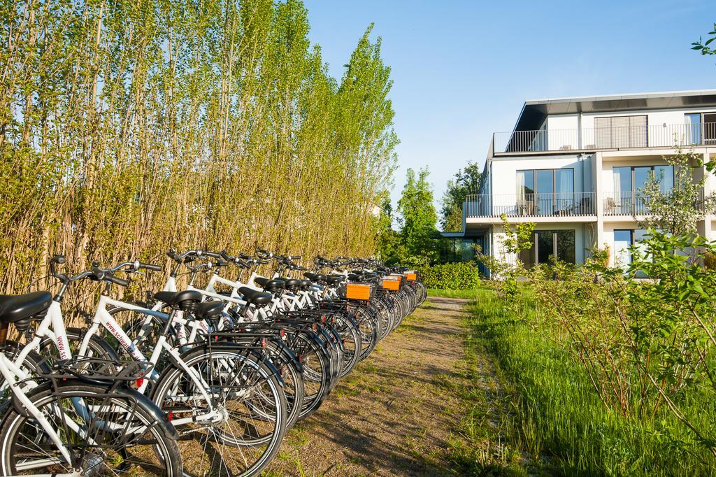 Schlossgut Грос Шванзе Екстер'єр фото The campus of the University of Hohenheim