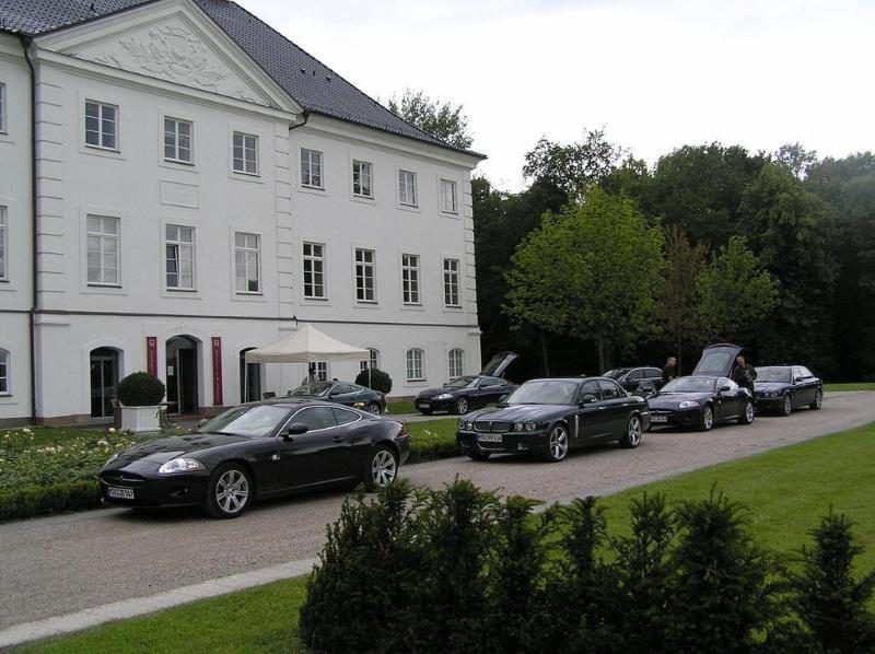 Schlossgut Грос Шванзе Екстер'єр фото The German ambassador's residence in Warsaw