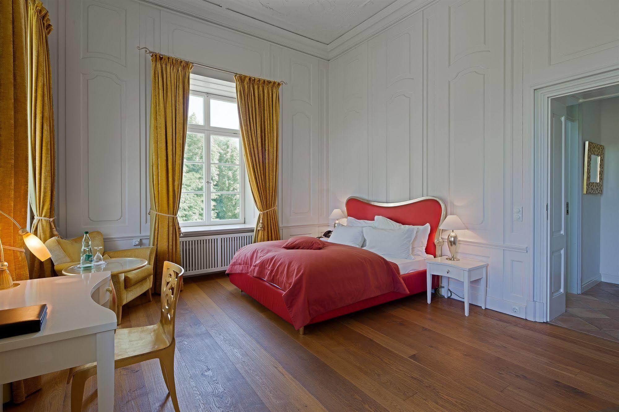 Schlossgut Грос Шванзе Екстер'єр фото A bedroom at the hotel